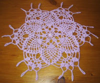 Napperon rond mauve avec rosaces & perles CROCHET fait main