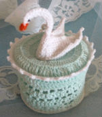 Boîte ronde verte couvercle CYGNE blanc CROCHET fait main contenant dragées