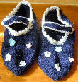 Chaussons femme Bleu marine petites fleurs avec bride CROCHET fait main